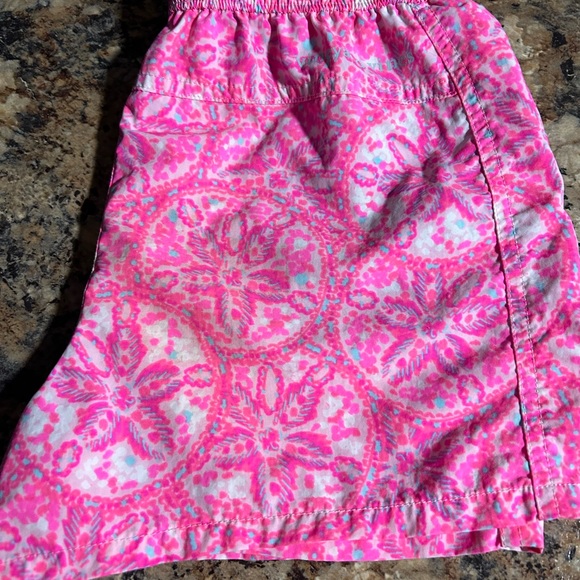 Vineyard Vines performance shorts. (10-12) - Picture 5 of 5